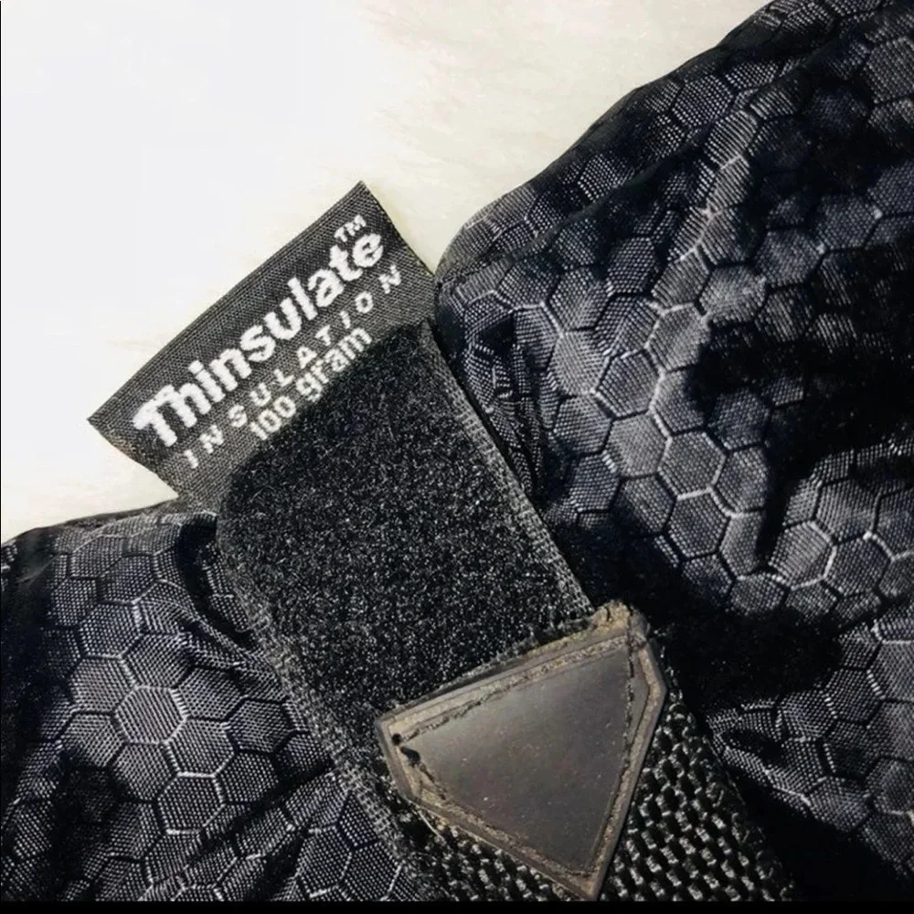 Thinsulate medium black gloves; Velcro closure